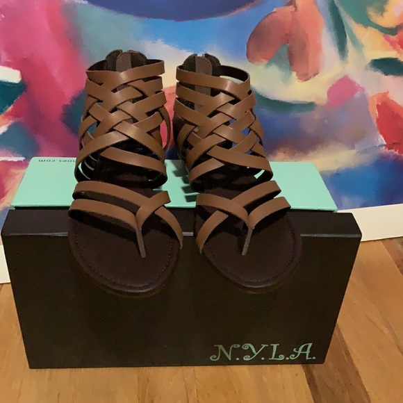N.Y.L.A.  Women’s Sandals Tan size 6.5 - Picture 1 of 4
